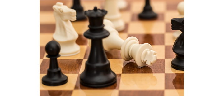Gambito da Rainha: lógica do xadrez e as estratégias de Marketing Digital